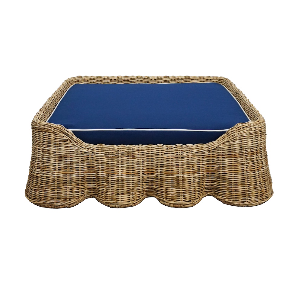 8100001-01 Scalloped Rattan Pet Bed - Image 1